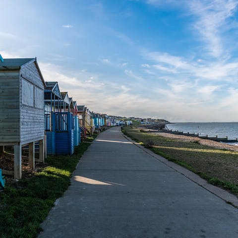 Make the most of your central Whitstable location moments from fashionable Harbour Street and only 2 minutes from the beach