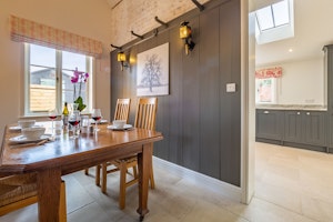 Country Coach House image 12