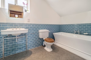Country Coach House image 6