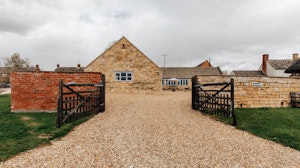 Groves Barn image 11