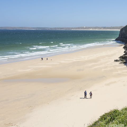 Spend days on Carbis Bay – just a fifteen-minute walk away 