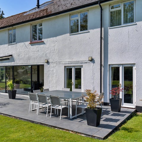 Enjoy family dinners in the fresh country air