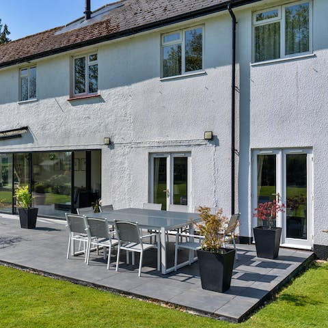 Enjoy family dinners in the fresh country air