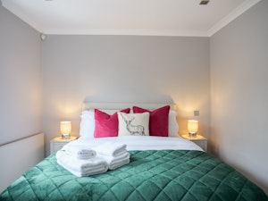 Notting Hill Glow image 6