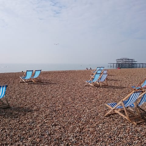 Soak up the bohemian vibes of the city on the seafront –⁠  just ten minutes away on foot