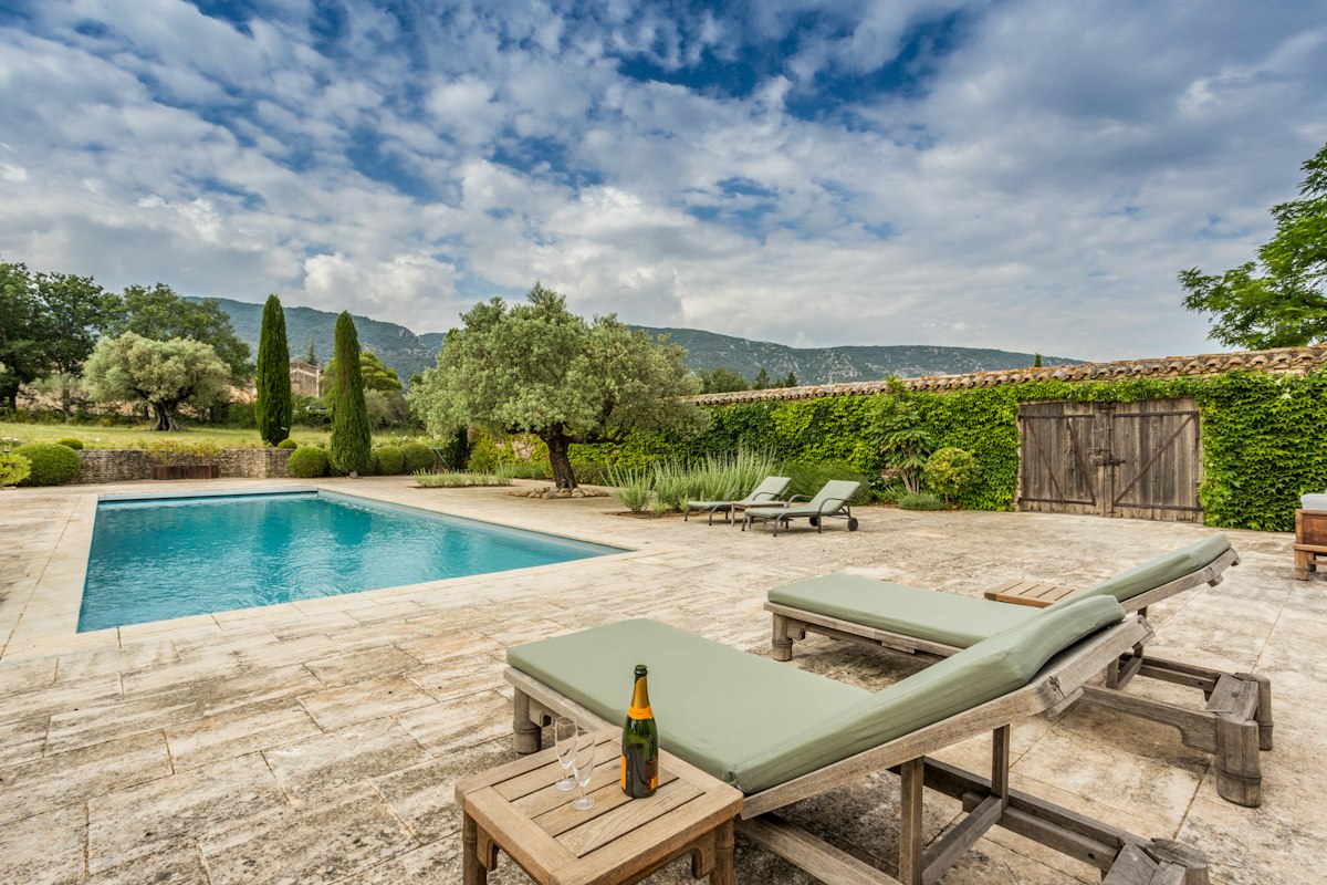 Champagne on the Hills, Provence-Alpes-Côte d'Azur
