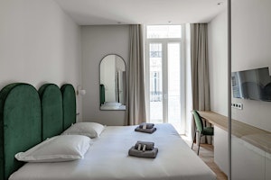 Croisette Calms image 3