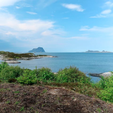 Stay on the idyllic Norwegian island of Lammetu