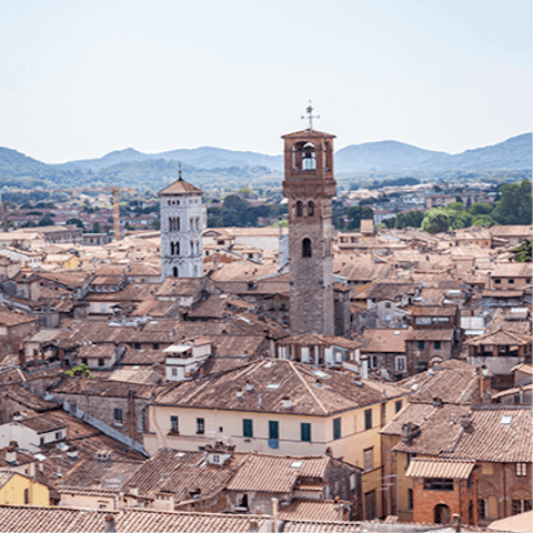 Stroll along the cobbled streets of historic Lucca