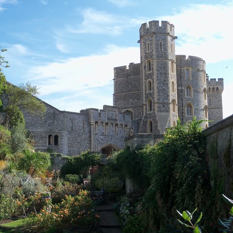 Visit Windsor Castle  – just 4.1 miles away from the apartment