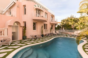 The Rose Retreat image 1