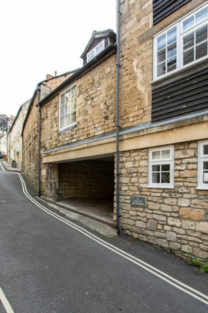 A Wiltshire Retreat image 11