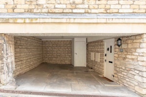 A Wiltshire Retreat image 2