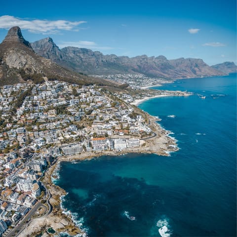 Stay within walking distance of the sought after beach, bars and restaurants of Camps Bay