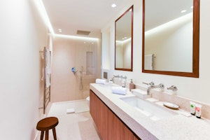 Riviera Interlude image 9