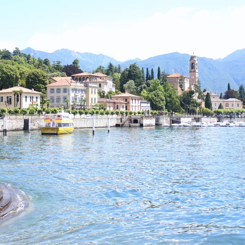 Walk to stunning Lake Como in around two minutes 
