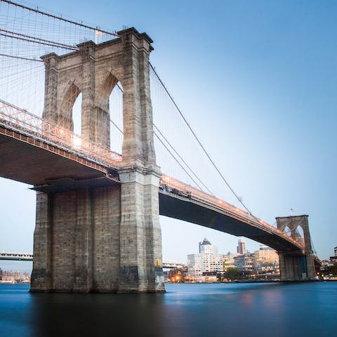 Snap some panoramic pics from the iconic Brooklyn Bridge