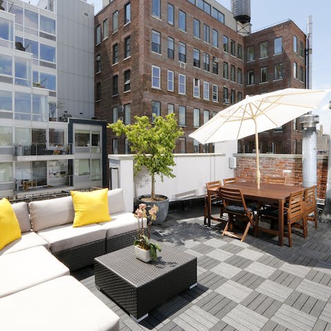 Feel the energy of New York from your private roof terrace