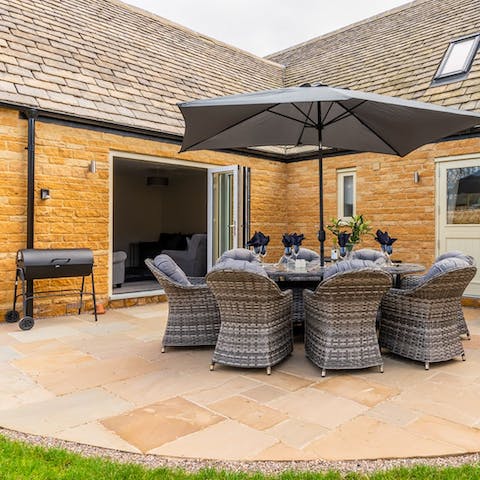 Enjoy summers evenings in the garden – there's a barbecue to cook on