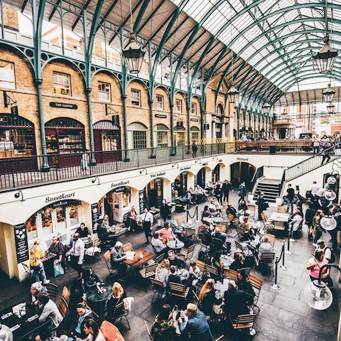 Walk to the iconic Covent Garden piazza in fifteen minutes
