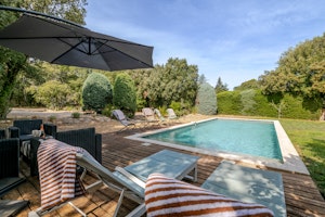Treetop Provence image 1