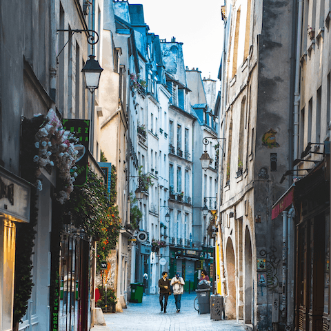 Enjoy the charm of Les Marais, one of Paris' prettiest neighbourhoods