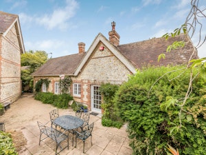 Lovely Lavant image 14