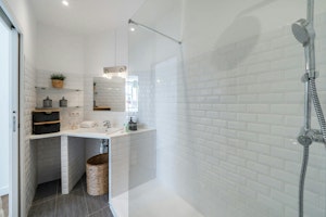French Riviera Vista image 7