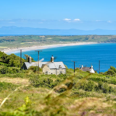 Stay on the side of Rhiw mountain with magnificent views across the Llyn Peninsula