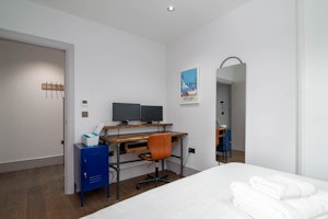 East London Attitude image 12