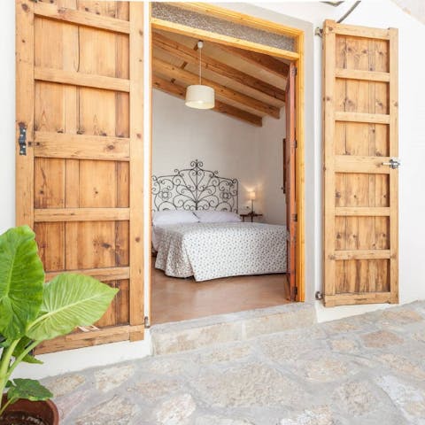 Wake up in the comfortable bedrooms and step straight out into your oasis-like courtyard