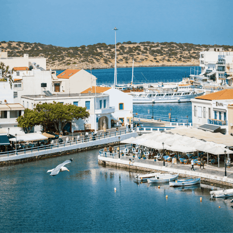 Stay on the outskirts of the charming coastal town of Agios Nikolaos