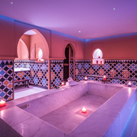 Cleanse the skin with a relaxing hammam after a busy day