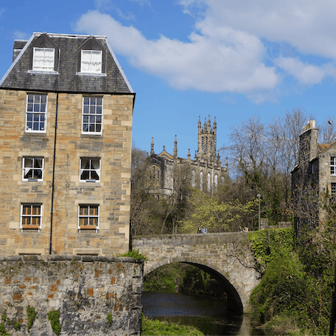 Stay within walking distance of Edinburgh's bars, shops, restaurants and sights