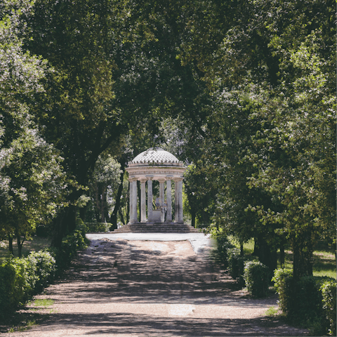 Walk to the beautiful parks of Villa Ada and Villa Borghese nearby