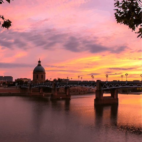Enjoy staying in the peaceful Patte d'Oie area of Toulouse