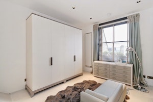 Knightsbridge's Delight image 13