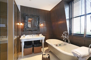 Knightsbridge's Delight image 8