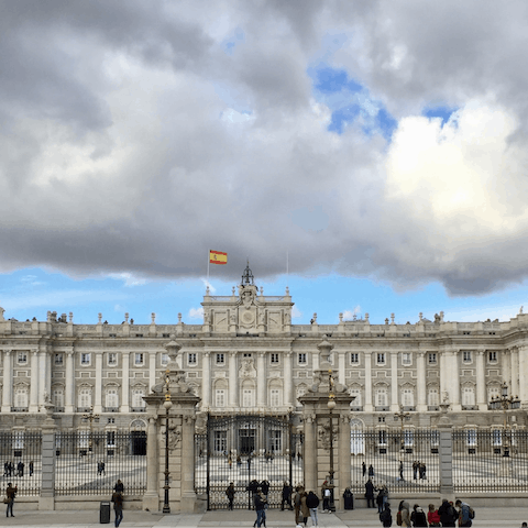 Find yourself in a great location for exploring the treasures of Madrid with the Royal Palace located a seven-minute walk away 