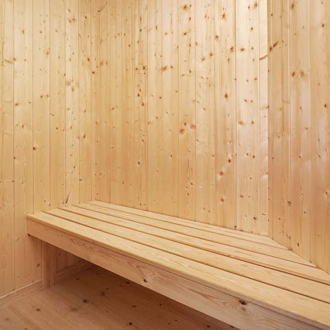 Start your morning with some relaxation in the private sauna 
