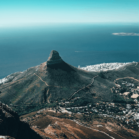 Reach the entrance of Table Mountain National Park in just ten minutes