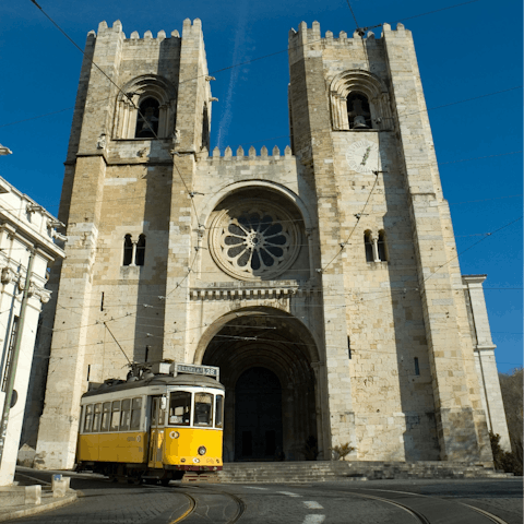 Walk to the gothic Lisbon Cathedral in under twenty minutes