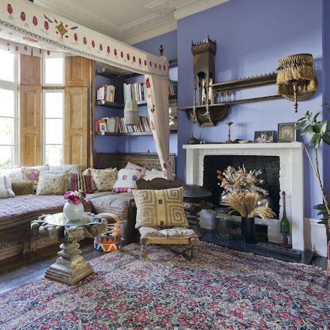 Read, relax and feel inspired by this artistic home 