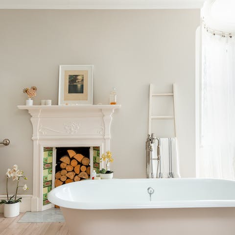 Soak away your stresses in the free-standing tub