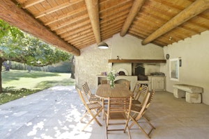 Quiet Provence Stay image 13