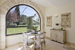 Quiet Provence Stay image 11