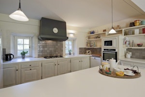 Quiet Provence Stay image 8