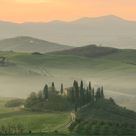 Immerse yourself in the stunning landscapes of Tuscany 