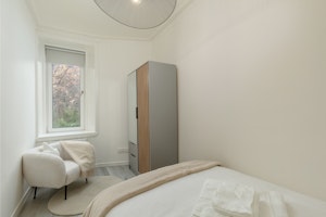 Edinburgh Ember image 10