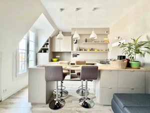 Chic Locale image 1